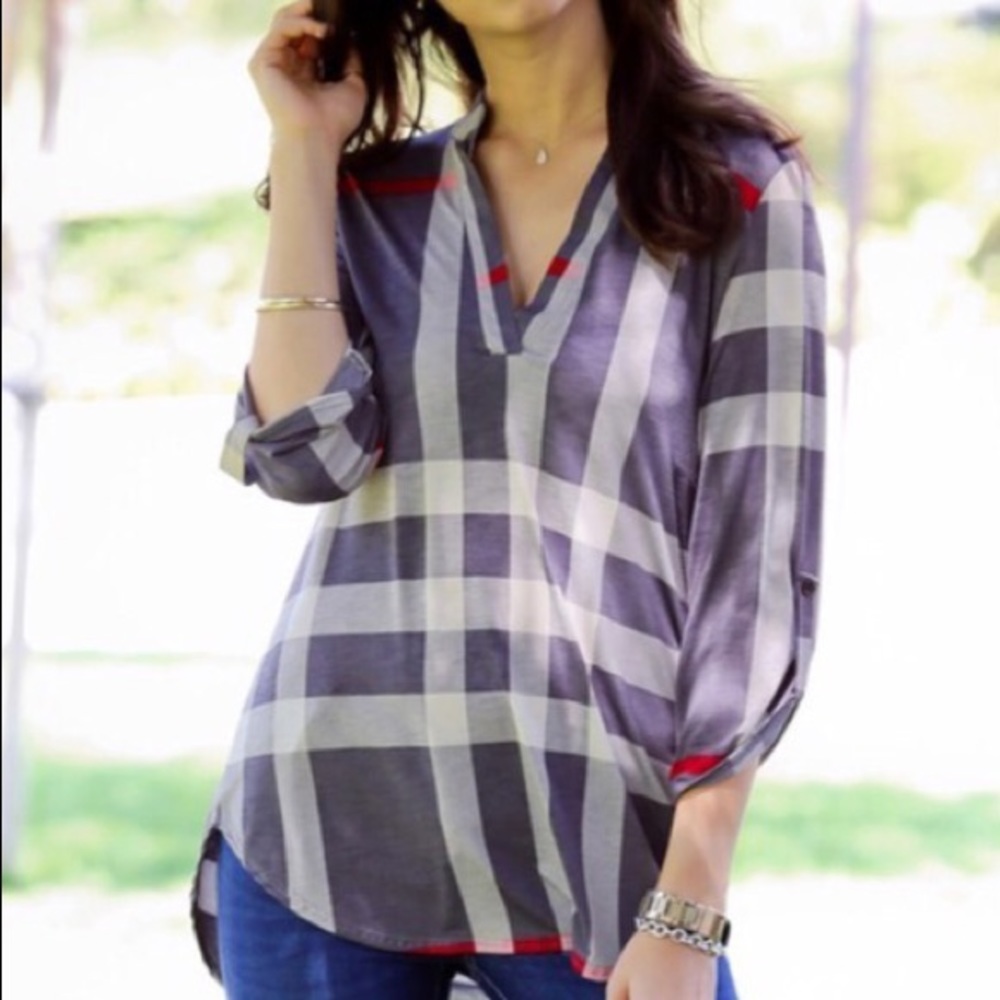 ✨LAST ONE ✨Plaid grey roll up sleeves tunic top - Picture 3 of 8